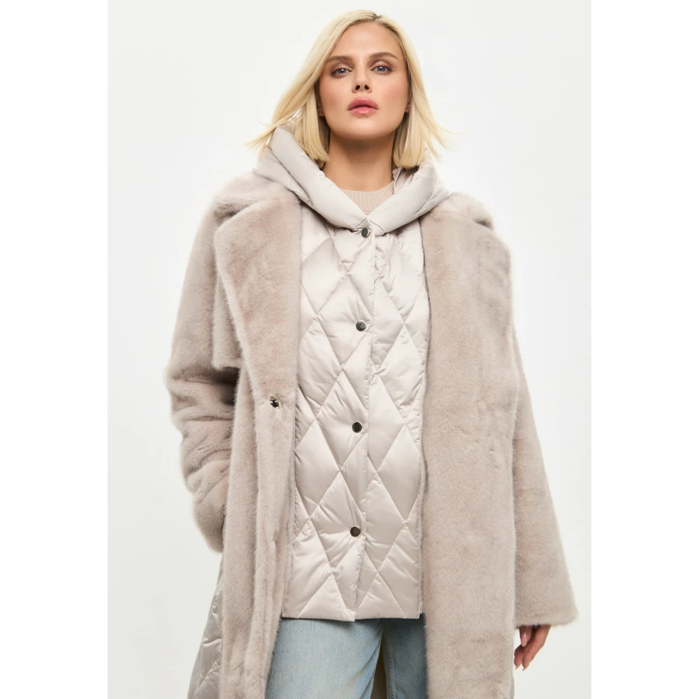 Cesare Gaspari Gewatteerde imitatiebont pareljas voor vrouwen met riem | Chique winterkleding Beige Dames