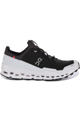 versatile-trail-trainers-with-missiongrip-technology
