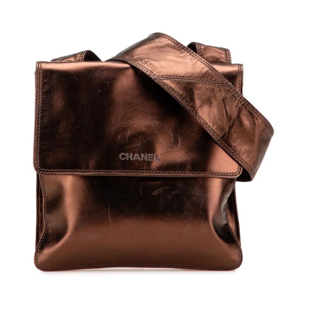 Chanel Vintage Women's Brown Pre-Owned Leather Crossbody Bag With Flap Closure And Adjustable Strap