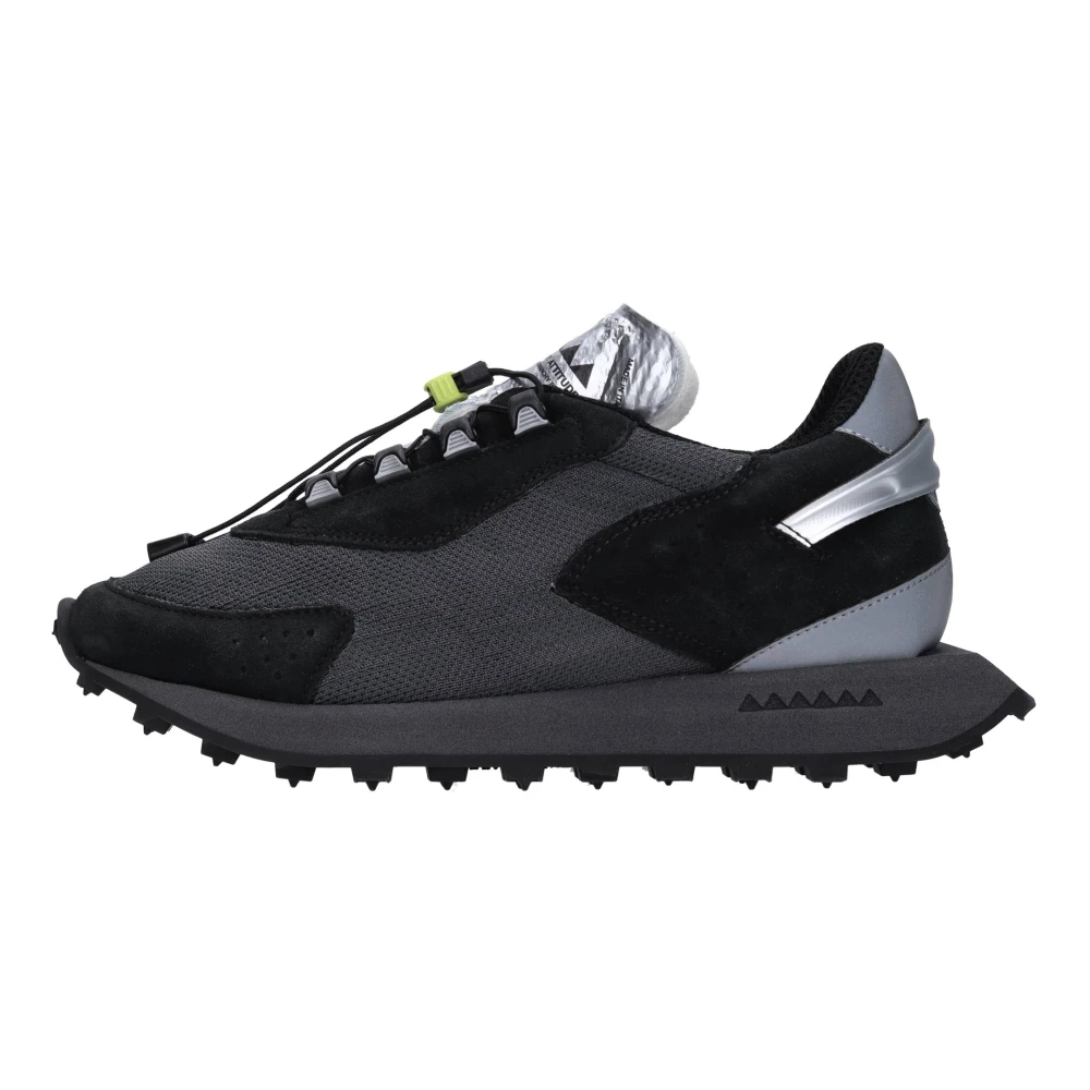 Run Of Svart Sneakers