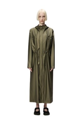exaggerated-fit-rain-jacket