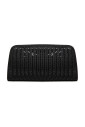 zwarte-gestructureerde-clutch-met-ketting