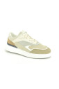 beige-sneaker-combinatie