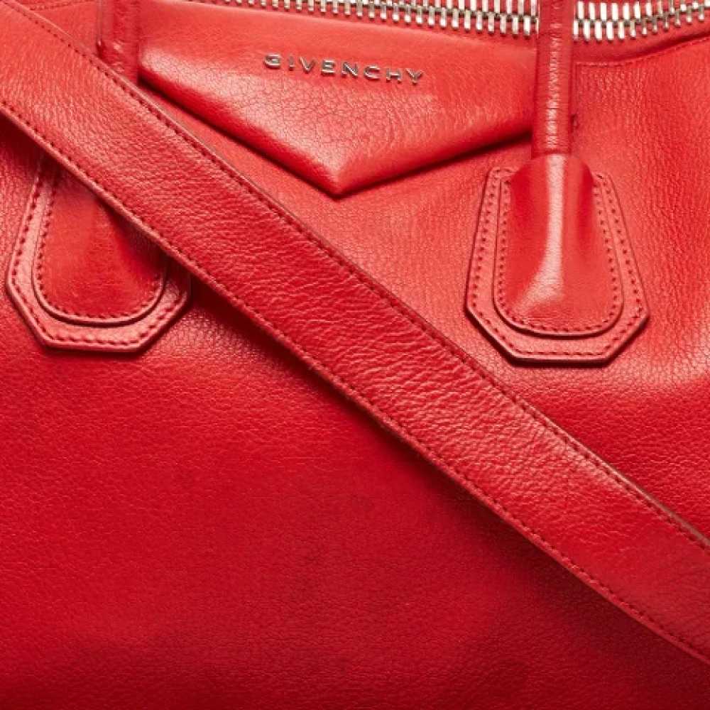 Givenchy Pre-owned Leather handbags Red Dames
