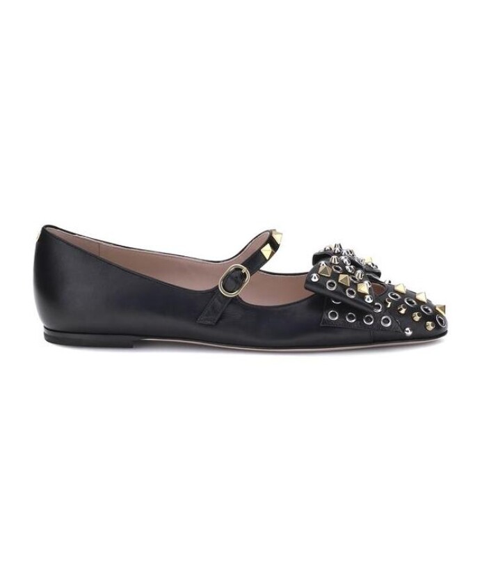ballerines-a-avec-oeillets-et-clous