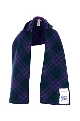 hooded-scarf-for-stylish-look