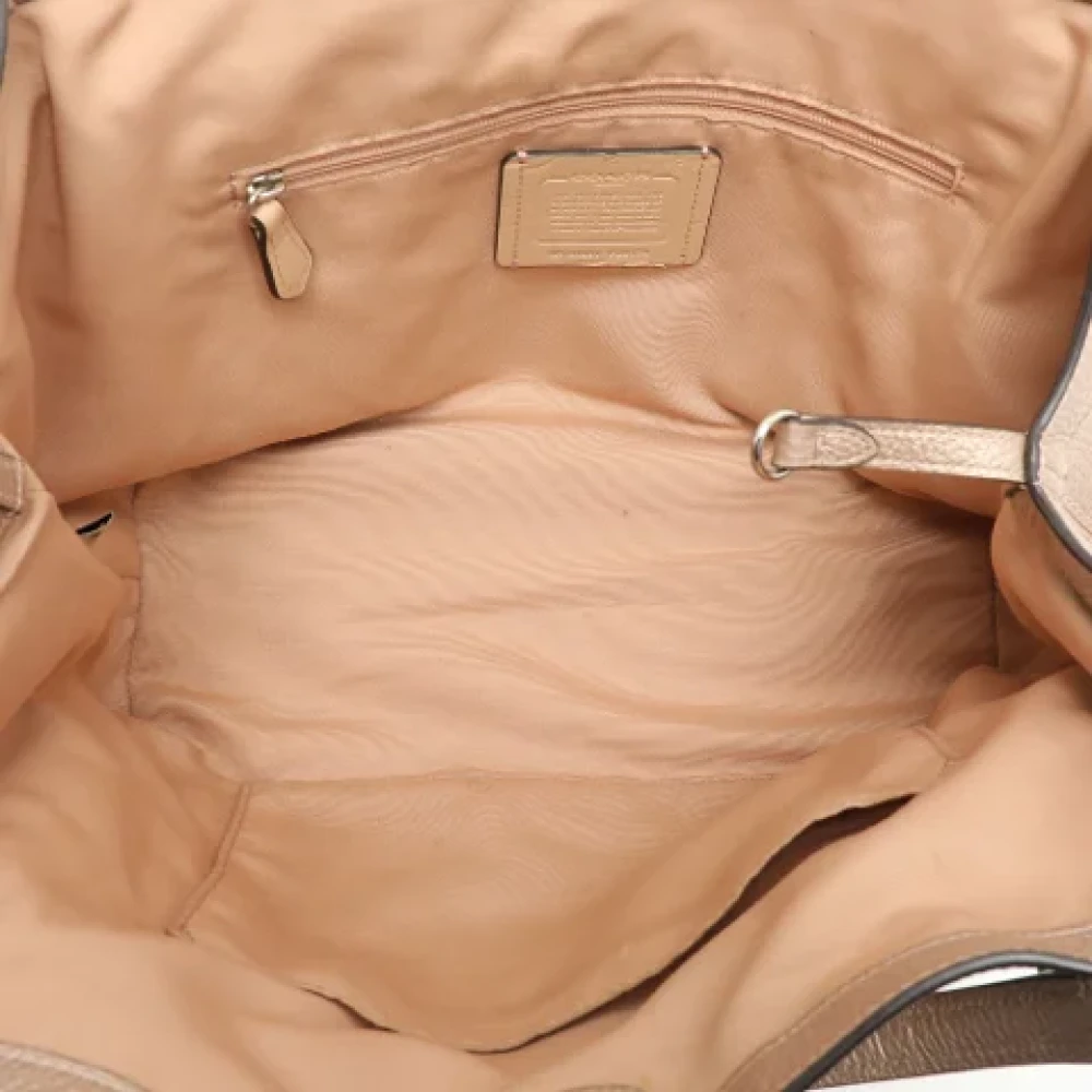 Coach Pre-owned Leather shoulder-bags Beige Dames