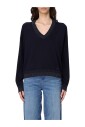 pull-en-tricot-bleu-avec-bordure-pailletee