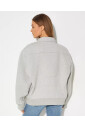veste-de-transition-grise-avec-bordure-cotelee