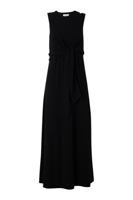 timeless-black-dress-sleeveless-round-neck