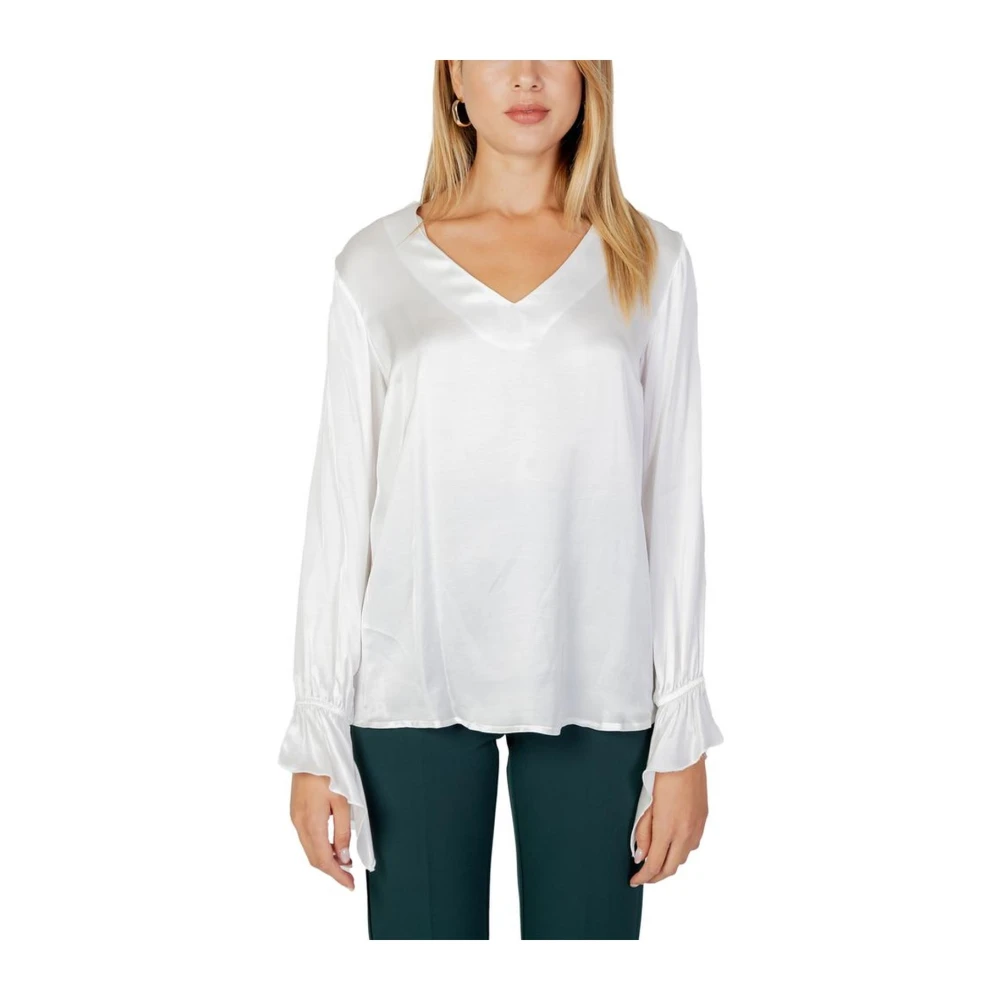 Sandro Ferrone Witte Satijnen V-Hals Blouse Lange Mouwen White Dames
