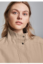 brillance-soyeuse-col-montant-veste
