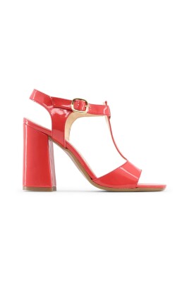 patent-leather-ankle-strap-shoes