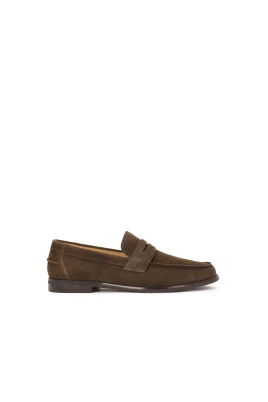 Klassiska loafers i brunt mocka