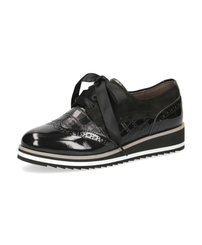 laced-shoes