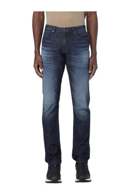 classic-style-mens-jeans