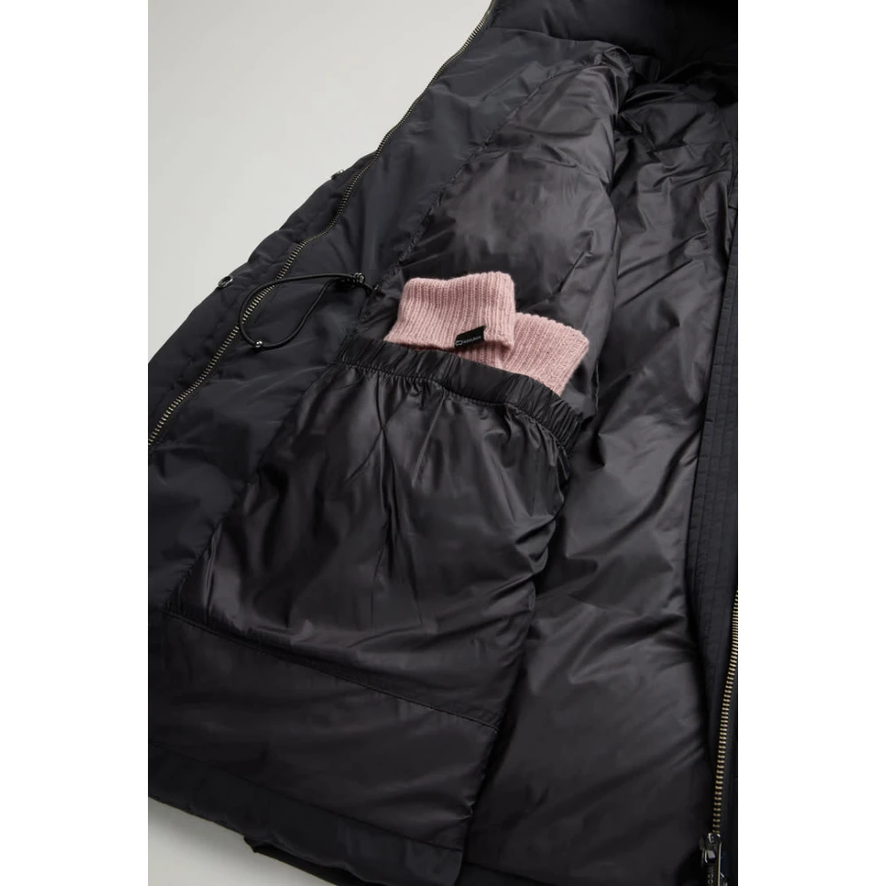 Woolrich Zwarte Pufferjas voor Vrouwen Black Dames