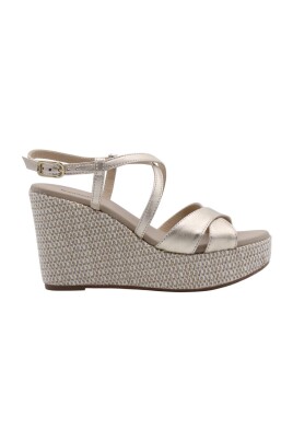 stylish-sandal-with-zela-detailing