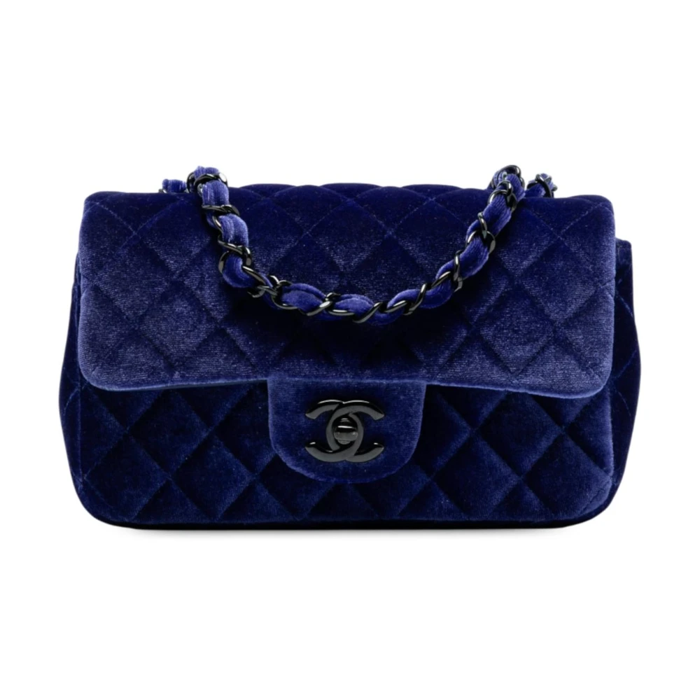 Chanel Vintage Women's Blue Pre-Owned Quilted Velvet Handbag