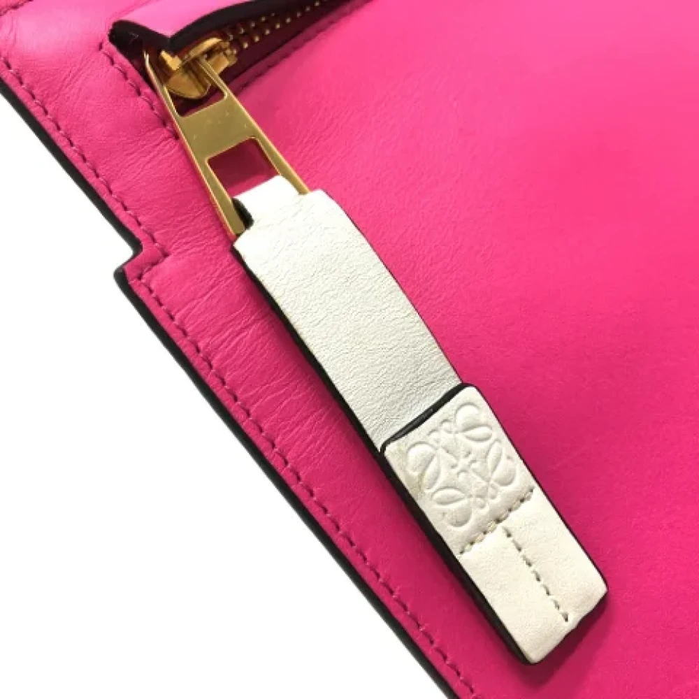 Loewe Pre-owned Leather clutches Pink Dames