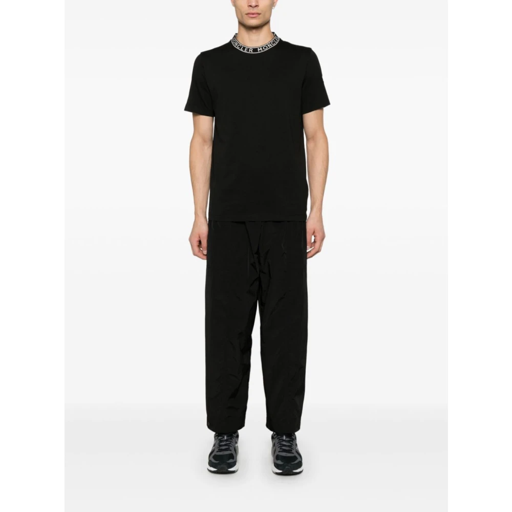 Moncler Zwart Logo Patch Crew Neck T-shirt Black Heren
