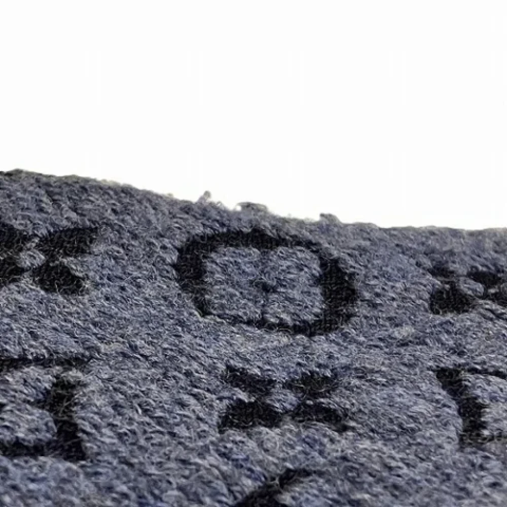 Louis Vuitton Vintage Pre-owned Wool scarves Gray Dames
