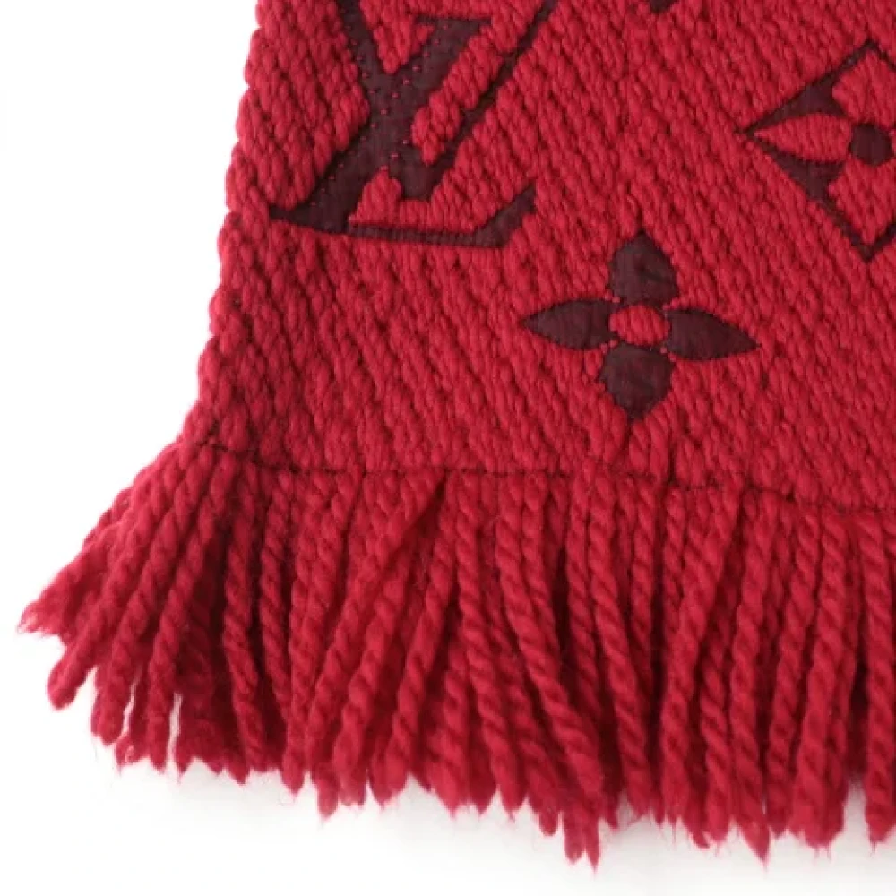 Louis Vuitton Vintage Pre-owned Wool scarves Red Dames