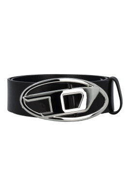 black-leather-belt-with-metal-buckle