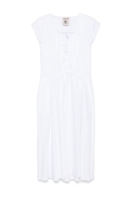 white-v-neck-dress-with-pockets