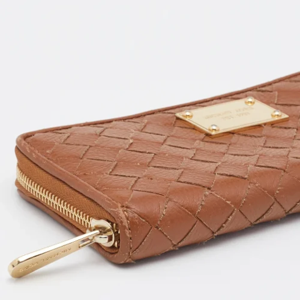 Michael Kors Pre-owned Leather wallets Beige Dames
