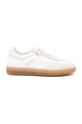white-sneakers-with-lace-up-fastening