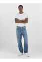 straight-cut-denim-jeans