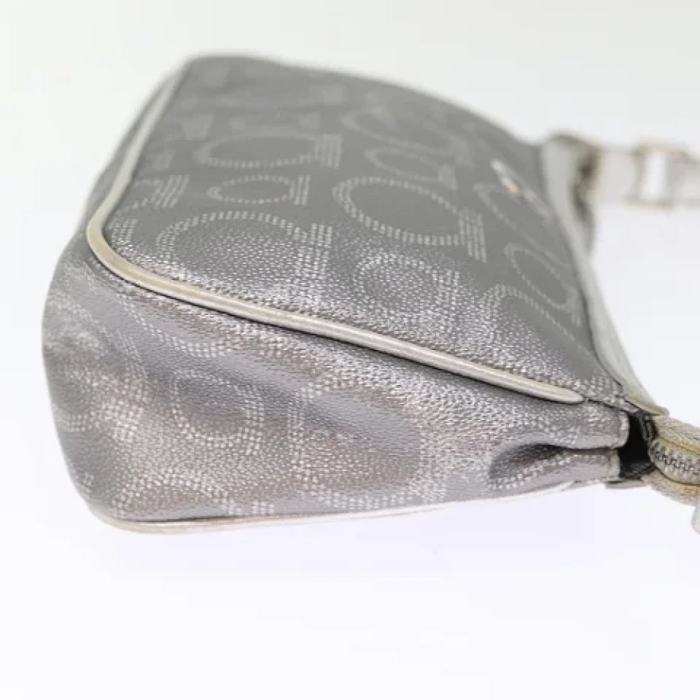 Salvatore Ferragamo Pre-owned Leather pouches Gray Dames