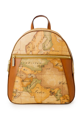varldskarta-design-ryggsack