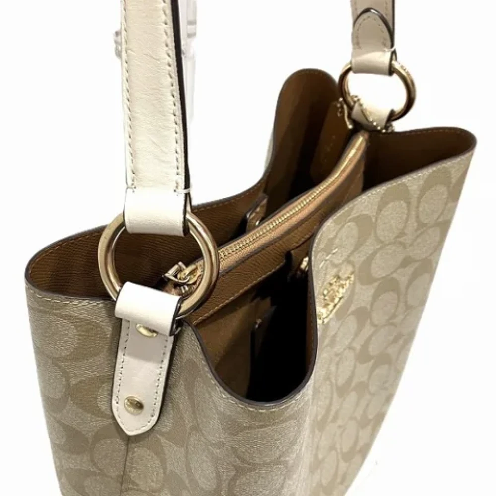 Coach Pre-owned Canvas handbags Beige Dames