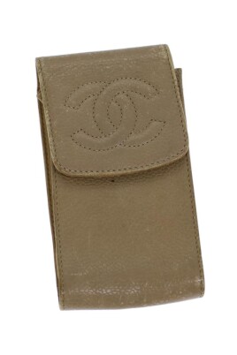 pre-owned-beige-leather-wallet