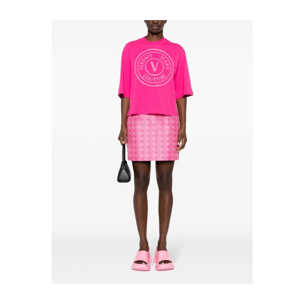 Versace Jeans Couture Fuchsia T-shirts Polos voor vrouwen Pink Dames