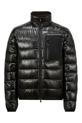 outdoor-black-coat-functional-zipper-pockets