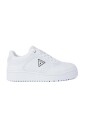 sneakers-blanches-sportives-avec-semelle-en-caoutchouc