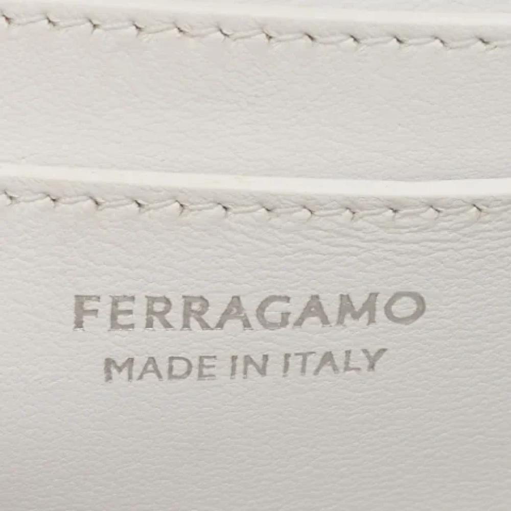 Salvatore Ferragamo Pre-owned Leather totes White Dames