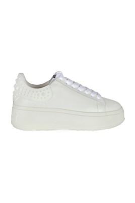 sneakers-plateforme-en-cuir-avec-clous