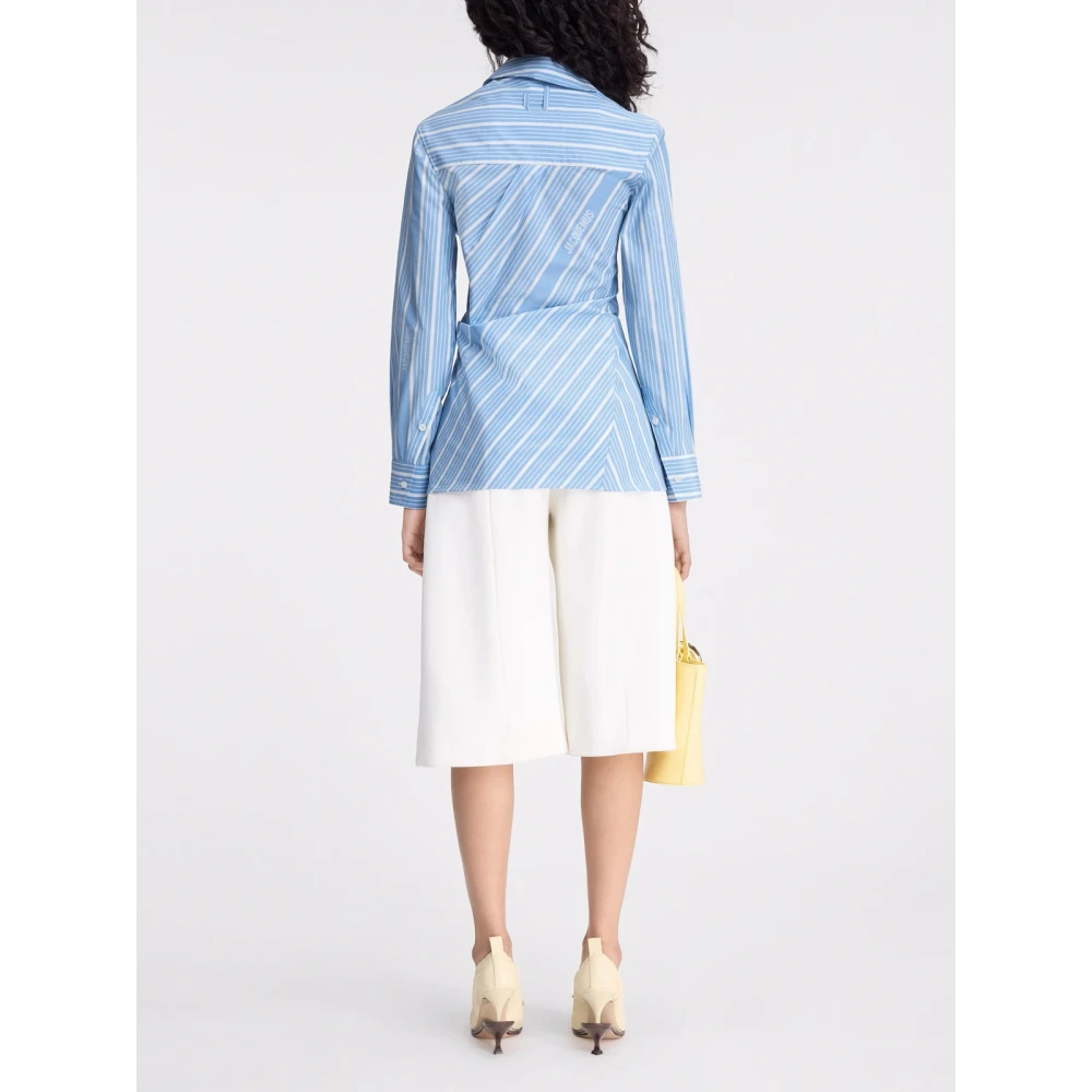 Jacquemus Asymmetrisch Overhemd met Parelknopen Blue Dames