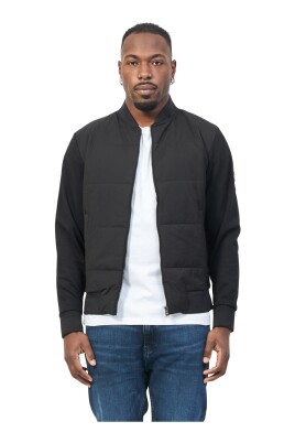 sort-hybrid-sweater-med-teknisk-polstring