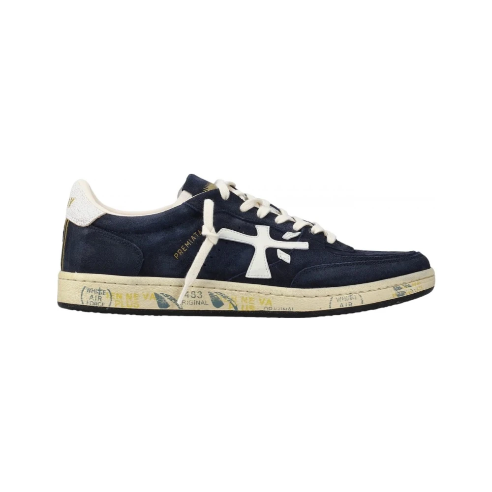 Premiata Blauwe suède sneaker met witte details Heren Schoenen