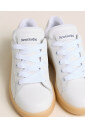 baskets-blanches-pour-un-look-elegant