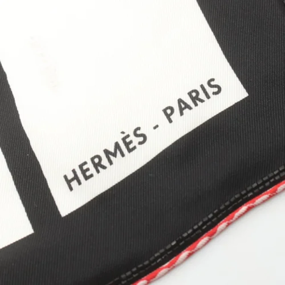 Hermès Vintage Pre-owned Silk scarves White Dames