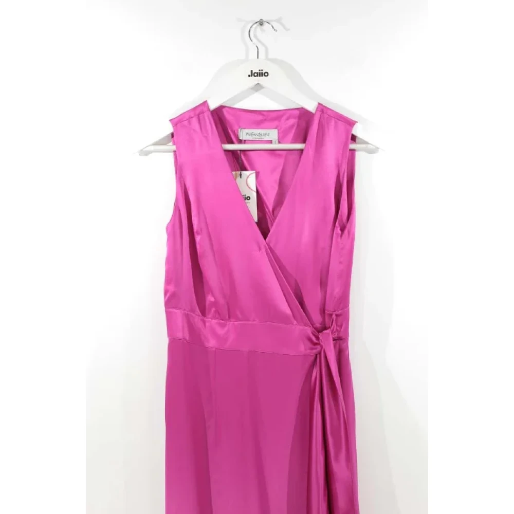 Yves Saint Laurent Vintage Pre-owned Silk dresses Pink Dames