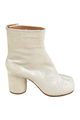 stylish-boots-for-fashionable-look