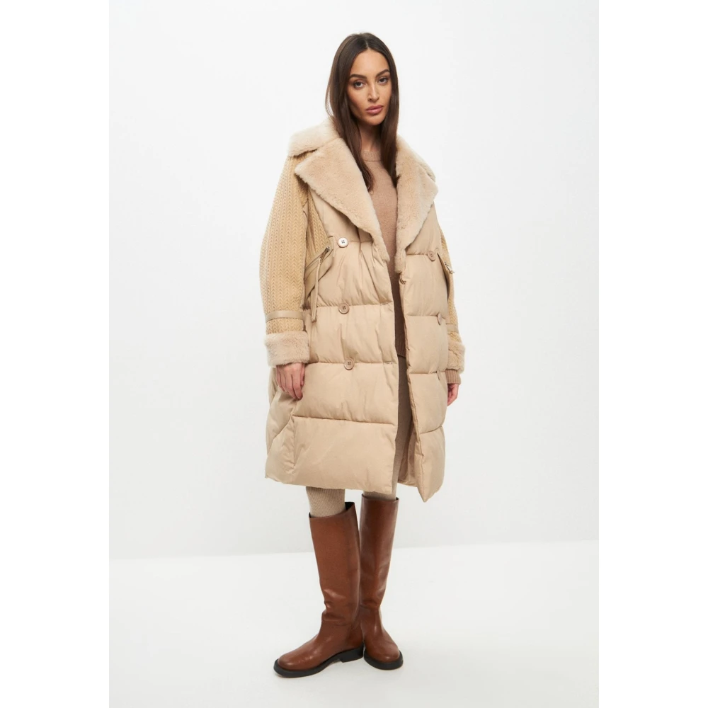Cesare Gaspari Lange Gewatteerde Jas Oversized Stijl Beige Dames