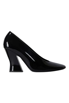 Svart Skulpterad Pump